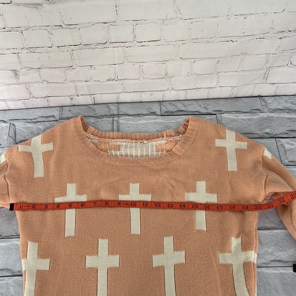 Knitted crosses  sweater - Picture 7 of 9